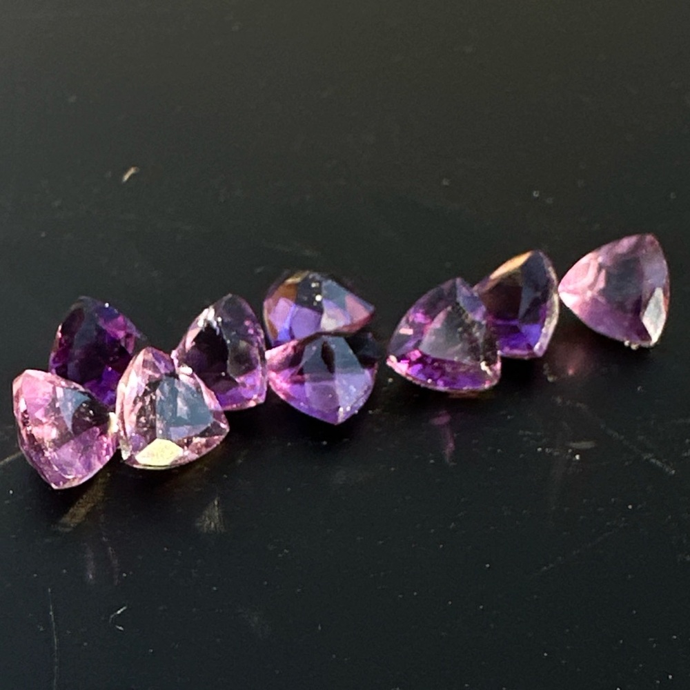 6.97ct Natural Purple Amethyst Trillion Cut Lot - Picture 14 of 17